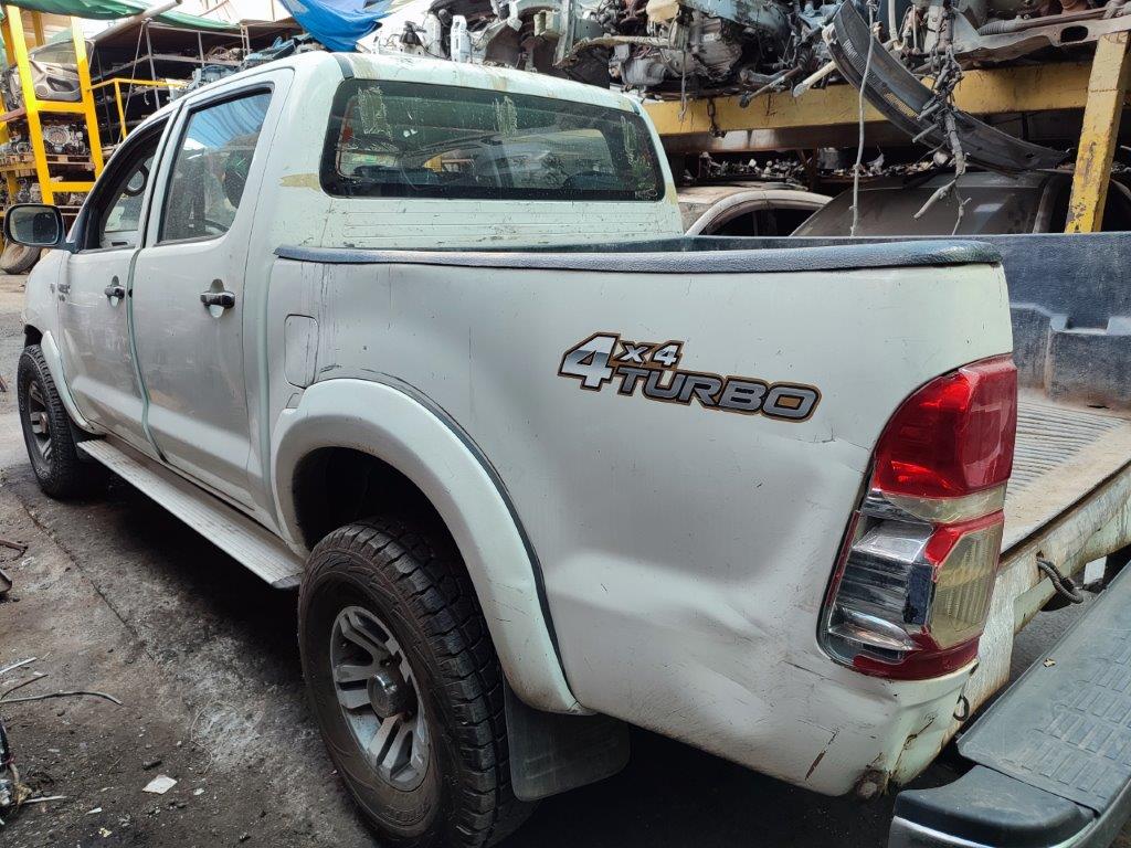  Toyota HILUX 2006    EN DESARME